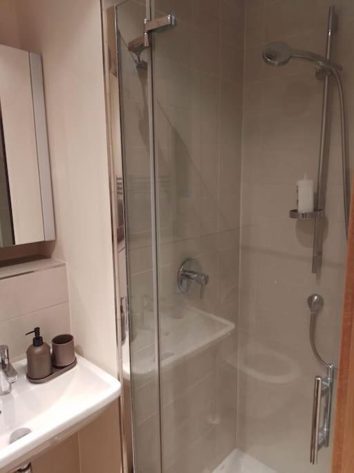 Beautiful 2Br/2Bar Apartement In European District Brussels Ngoại thất bức ảnh